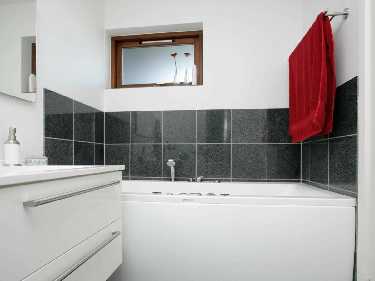 6 Person Holiday Home In Богенсе Екстериор снимка